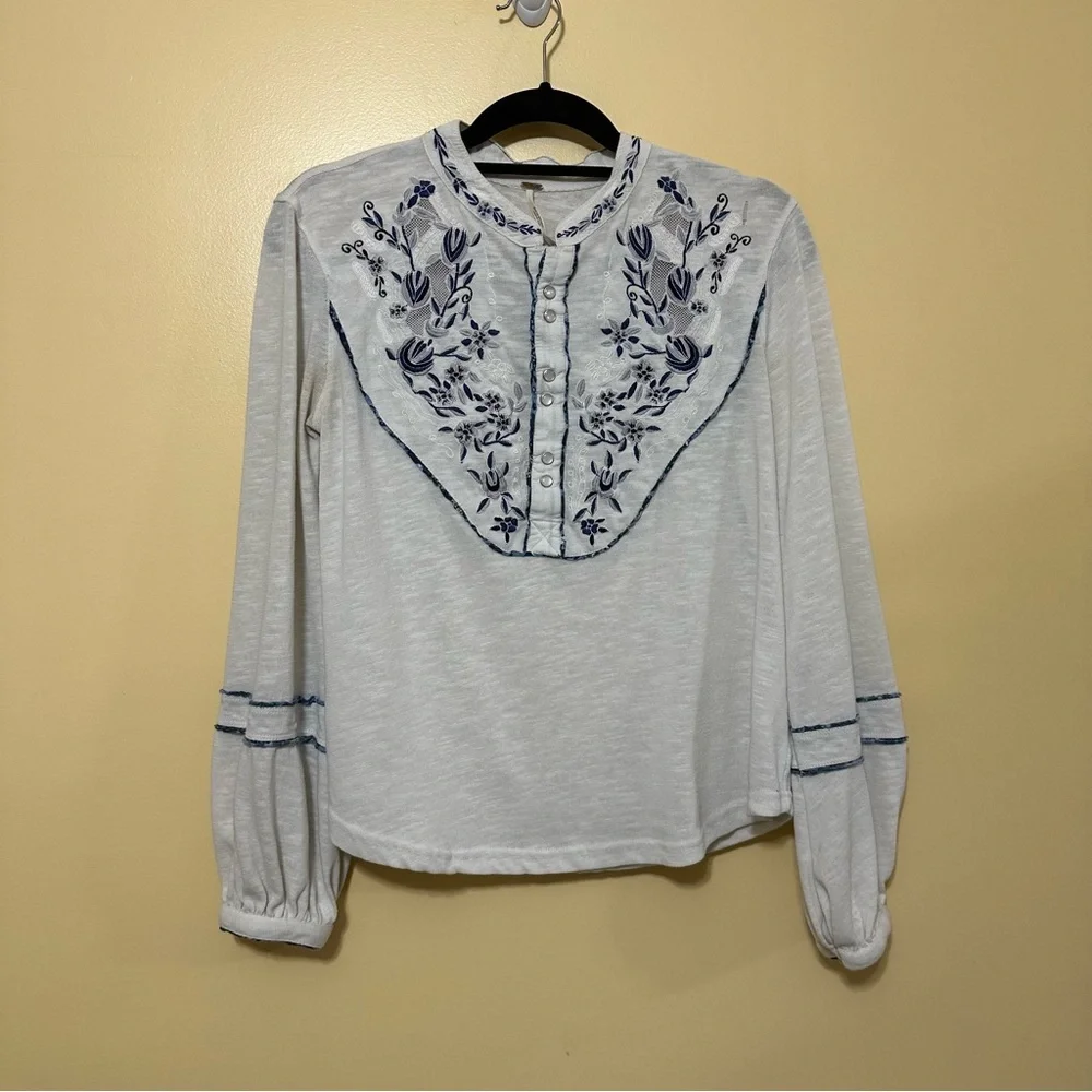 Free People Sundance Kid Western Ivory Blue Embroidered Henley Top Women Small
